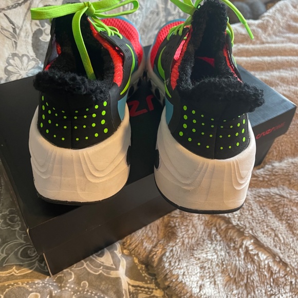 Nike Cruzrone Sneakers - Picture 6 of 8